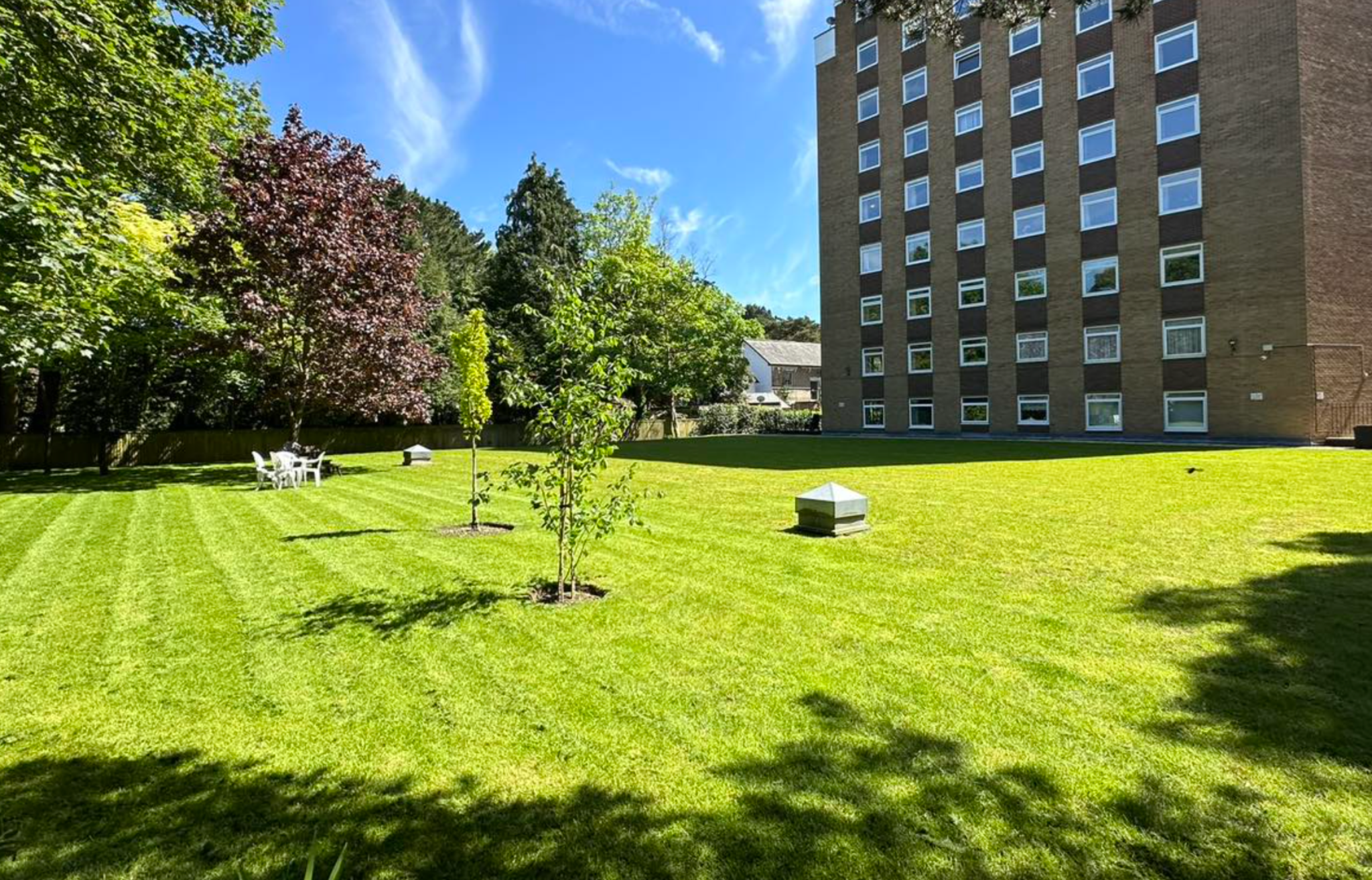 Lawn and grounds maintenance by Alumhurst Garden Services